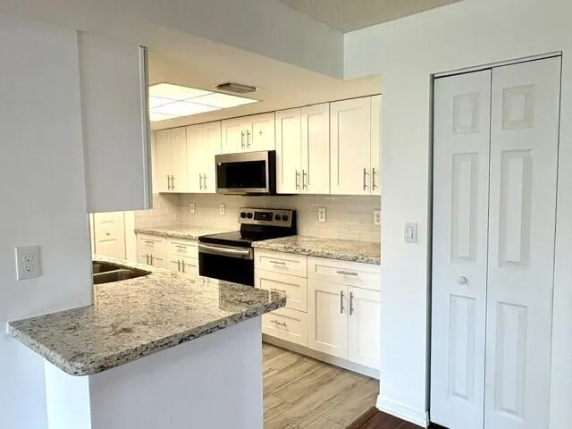 100 Crestwood Court #108 Royal Palm Beach, FL 33411