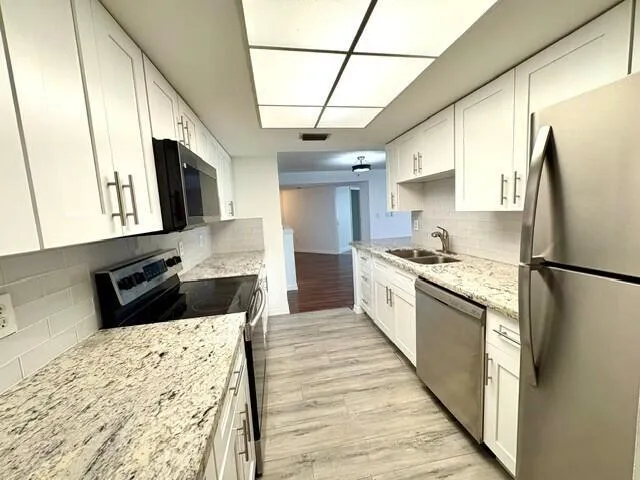 100 Crestwood Court #108 Royal Palm Beach, FL 33411