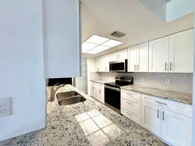 100 Crestwood Court #108 Royal Palm Beach, FL 33411
