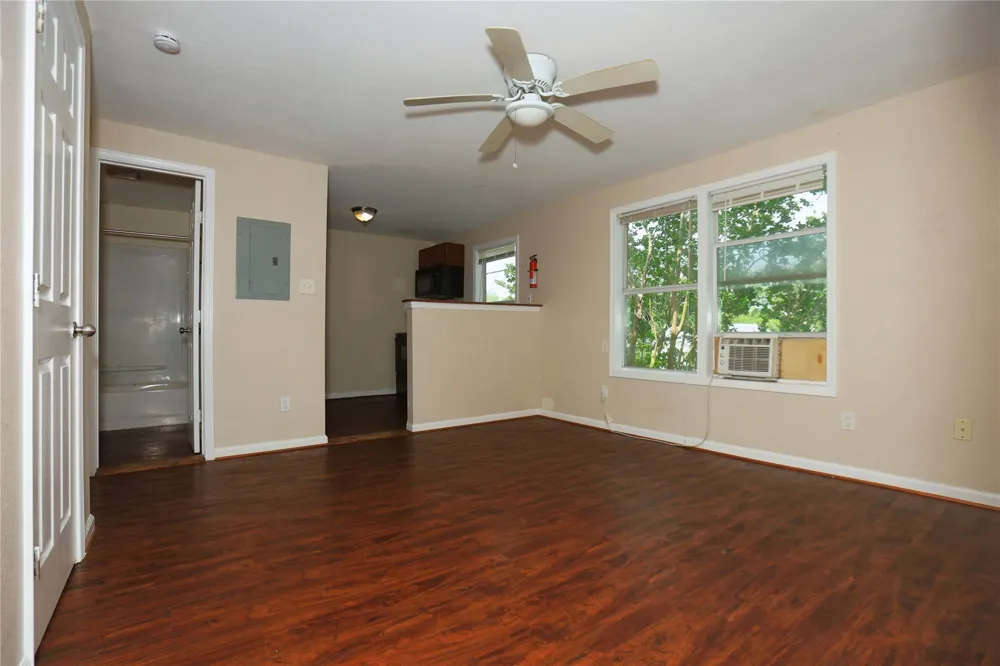 256 E Pecan Lane #3 Clute, TX 77531