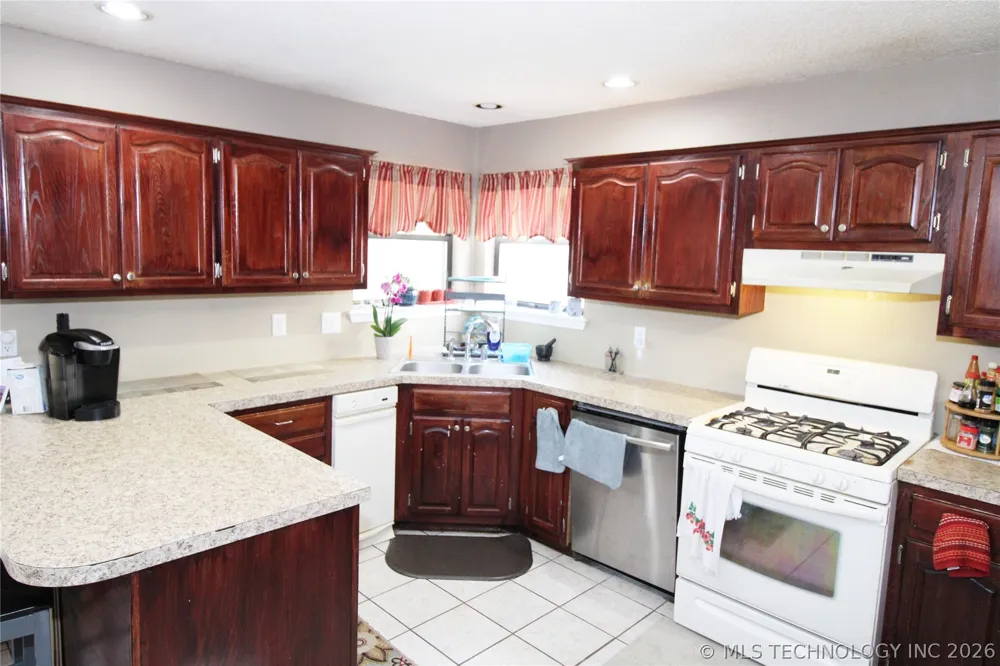 1261 E 136th Street Glenpool, OK 74033