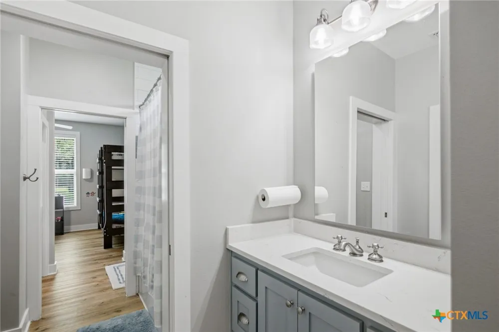 944 West Lake Trail Victoria, TX 77905