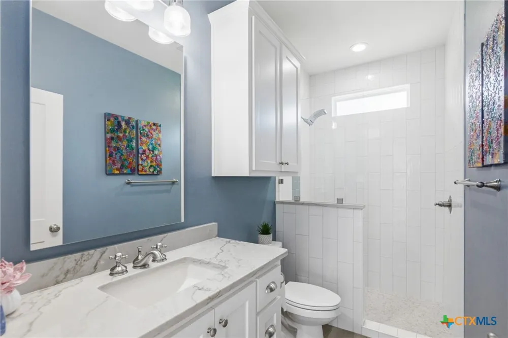 944 West Lake Trail Victoria, TX 77905