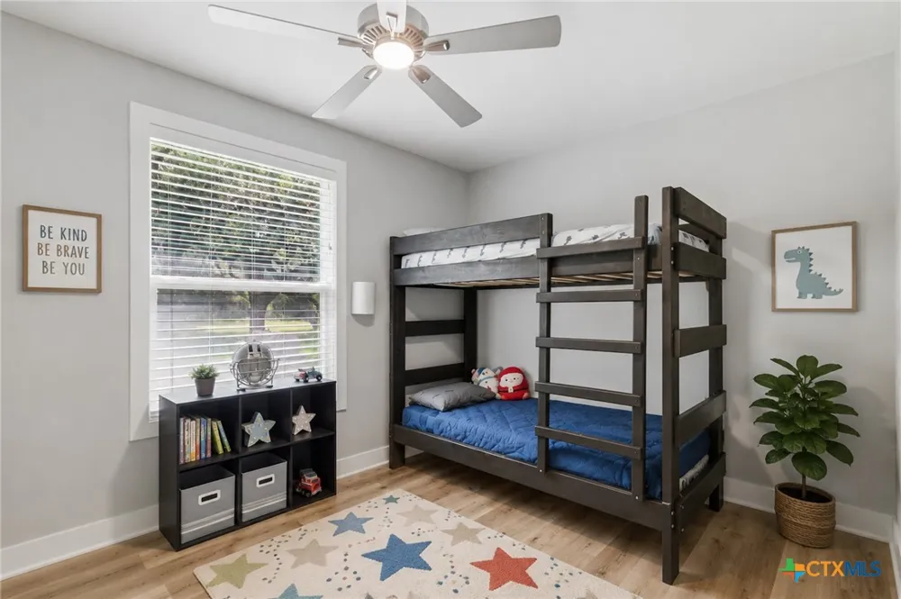 944 West Lake Trail Victoria, TX 77905