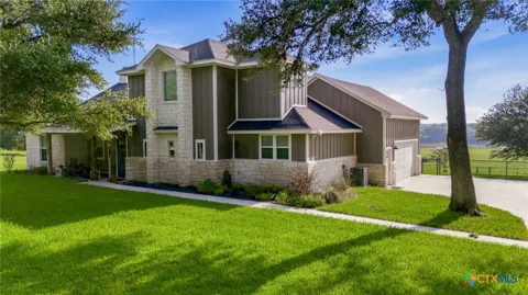 944 West Lake Trail