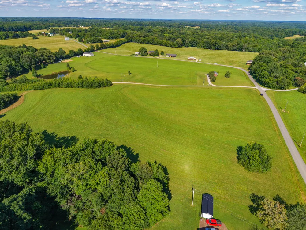 3 Poplar Ridge Rd Chapmansboro, TN 37035