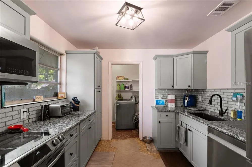 1636 NW 34TH PLACE Gainesville, FL 32605