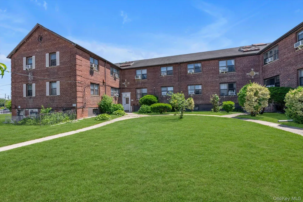 20106 Rocky Hill Road #6G2 Bayside, NY 11361