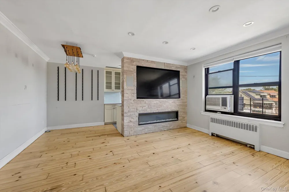20106 Rocky Hill Road #6G2 Bayside, NY 11361