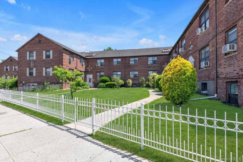 20106 Rocky Hill Road #6G2 Bayside, NY 11361