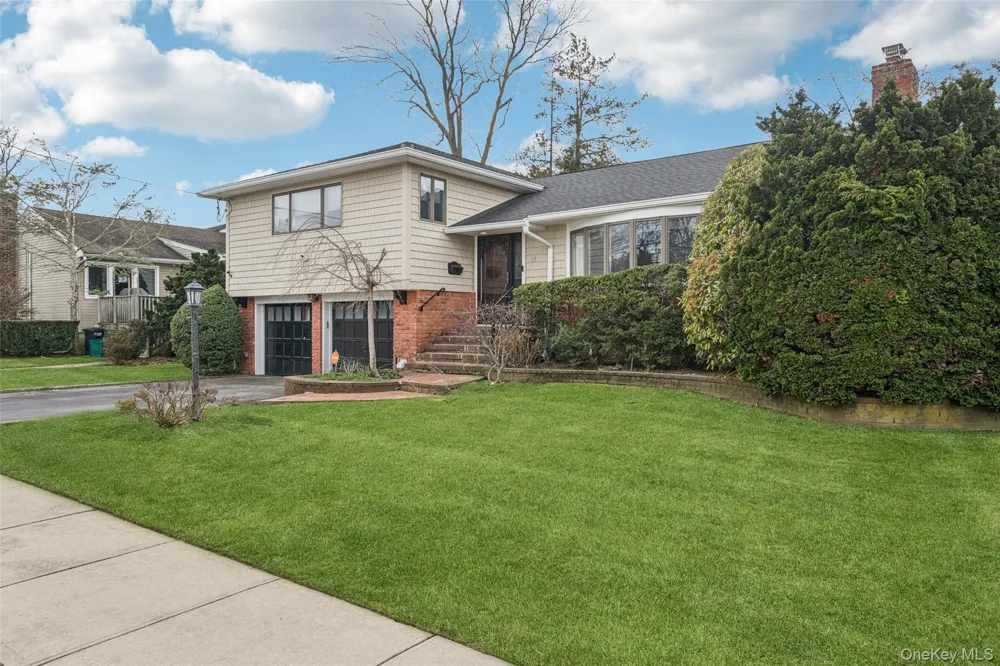 15 Baylis Place Lynbrook, NY 11563