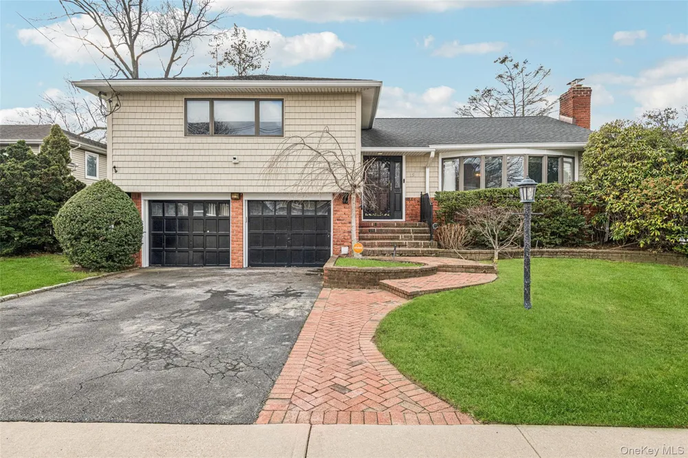 15 Baylis Place Lynbrook, NY 11563