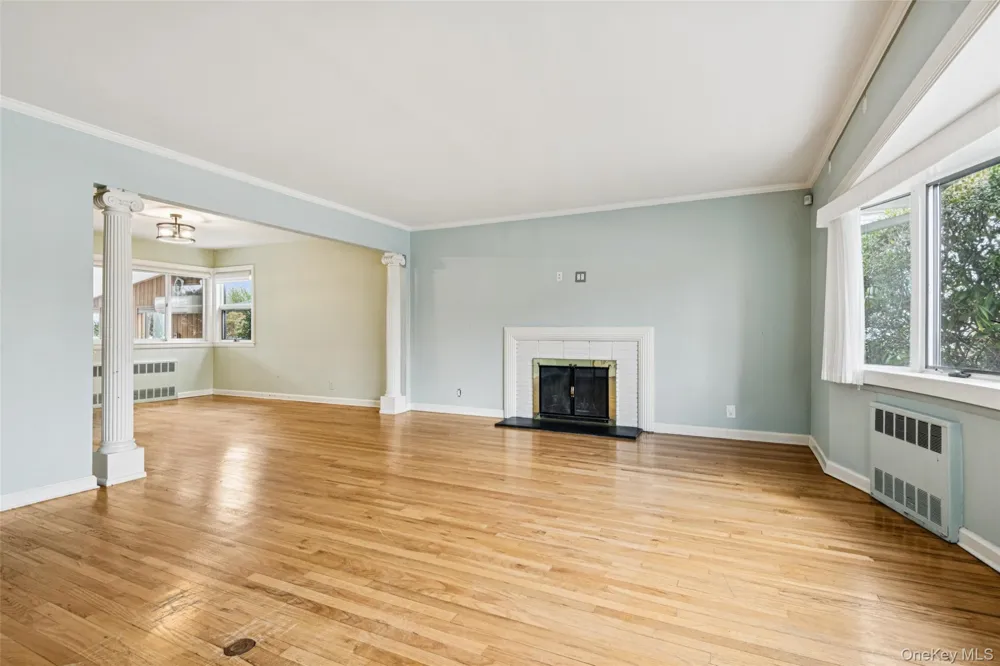 15 Baylis Place Lynbrook, NY 11563