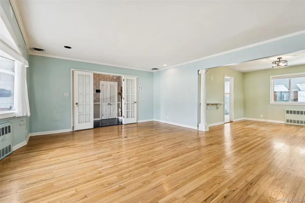 15 Baylis Place Lynbrook, NY 11563