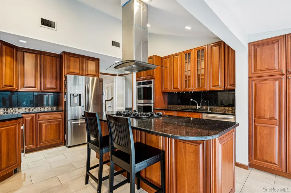 15 Baylis Place Lynbrook, NY 11563