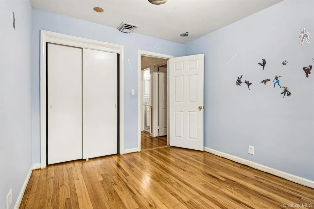 15 Baylis Place Lynbrook, NY 11563