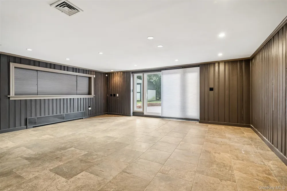 15 Baylis Place Lynbrook, NY 11563