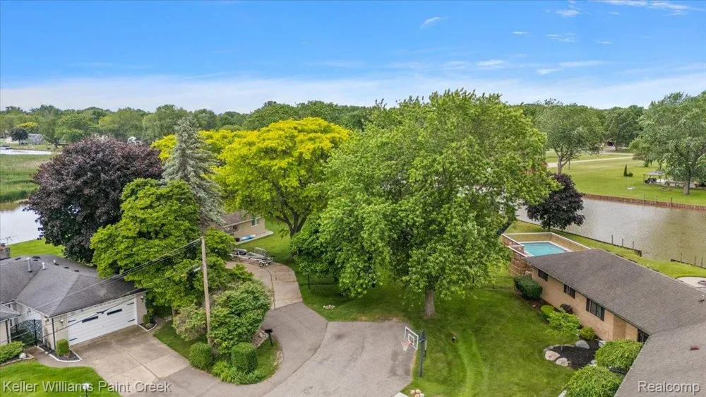 Octavia Street Chesterfield Township, MI 48047