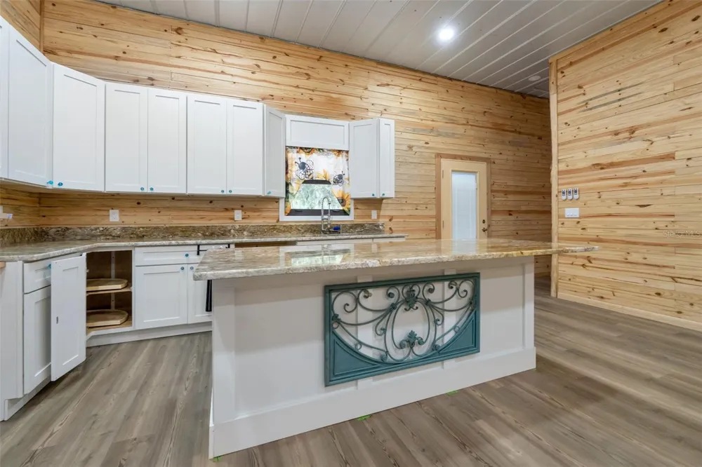 2102 OLD POLK CITY ROAD Lakeland, FL 33809