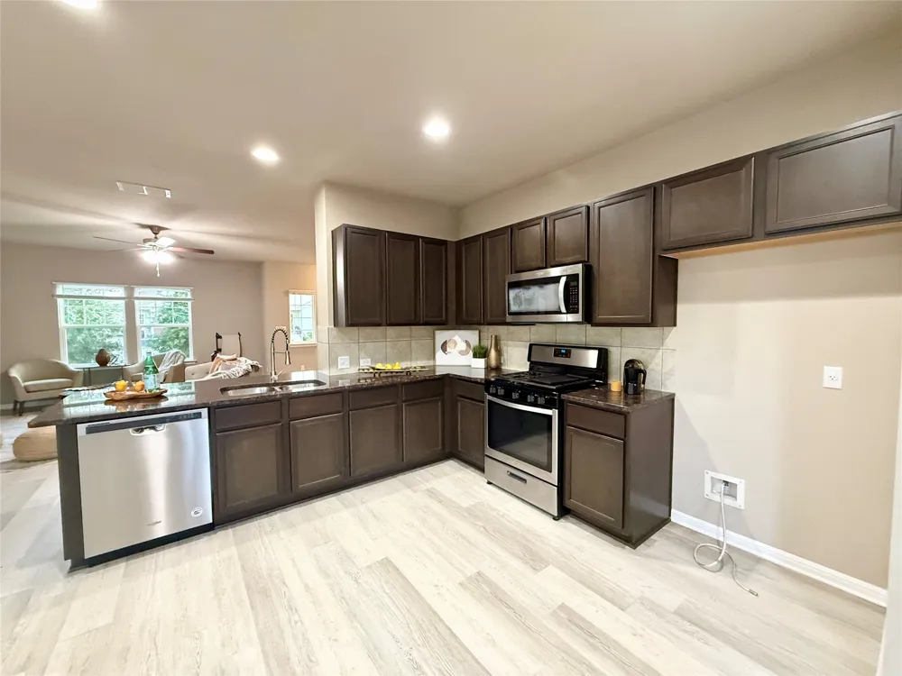 202 Mossycup Drive San Marcos, TX 78666