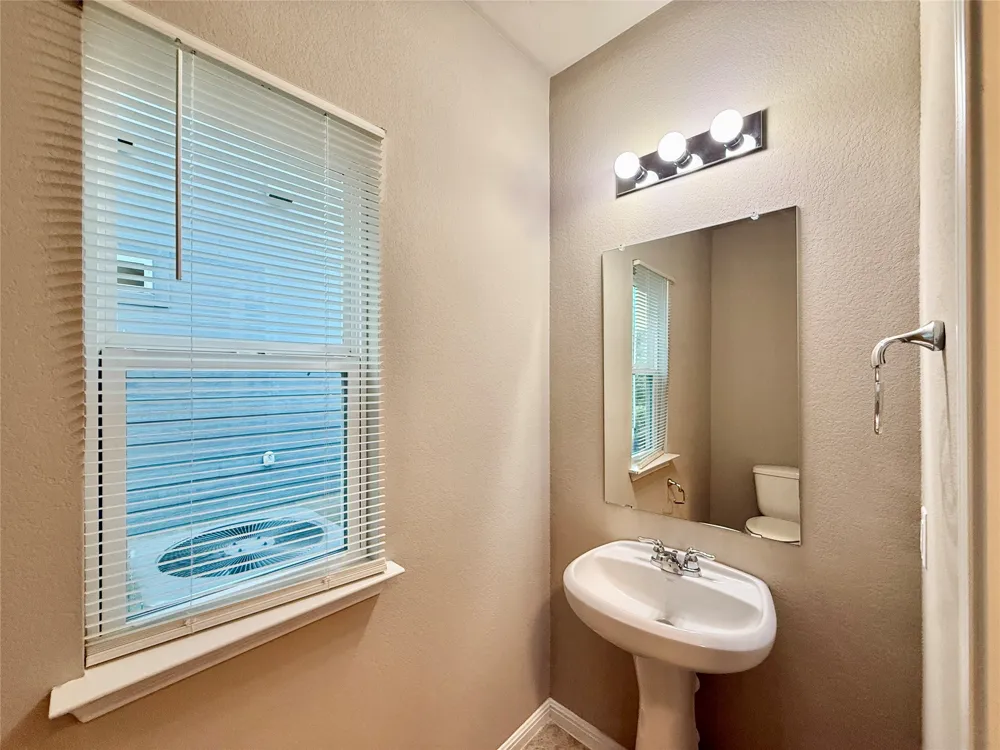 202 Mossycup Drive San Marcos, TX 78666
