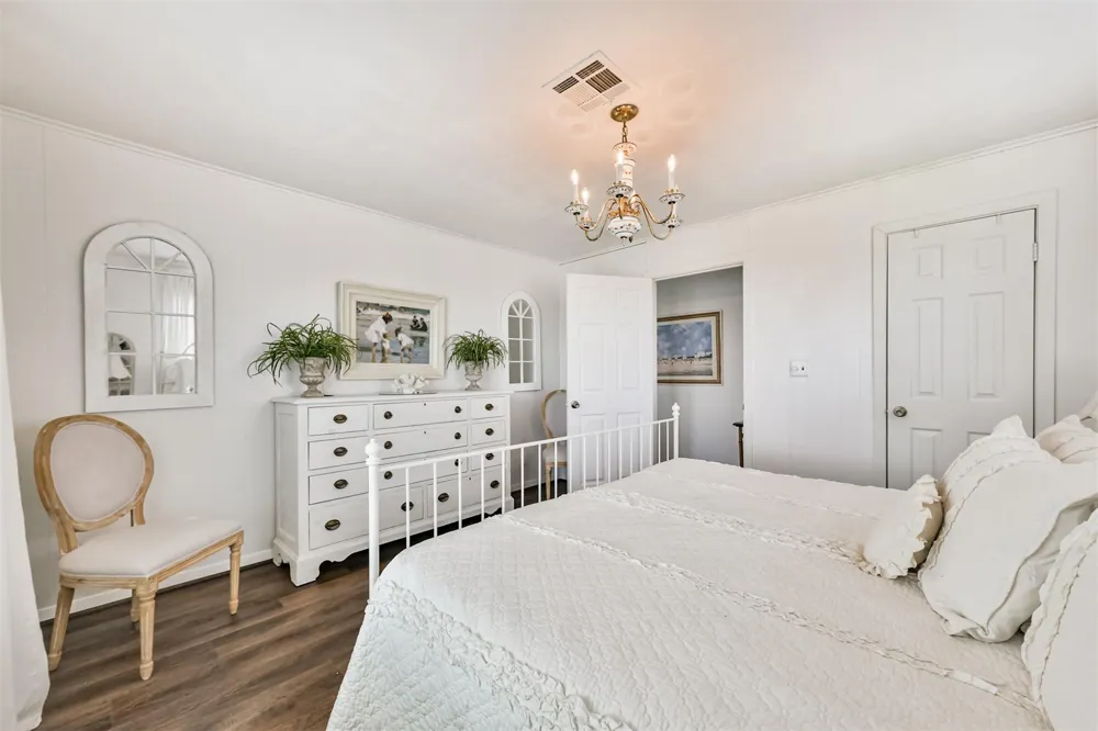 1521 John Street San Leon, TX 77539