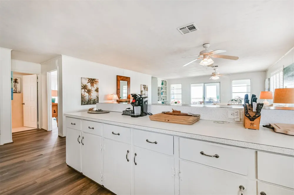 1521 John Street San Leon, TX 77539