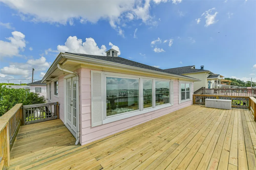 1521 John Street San Leon, TX 77539