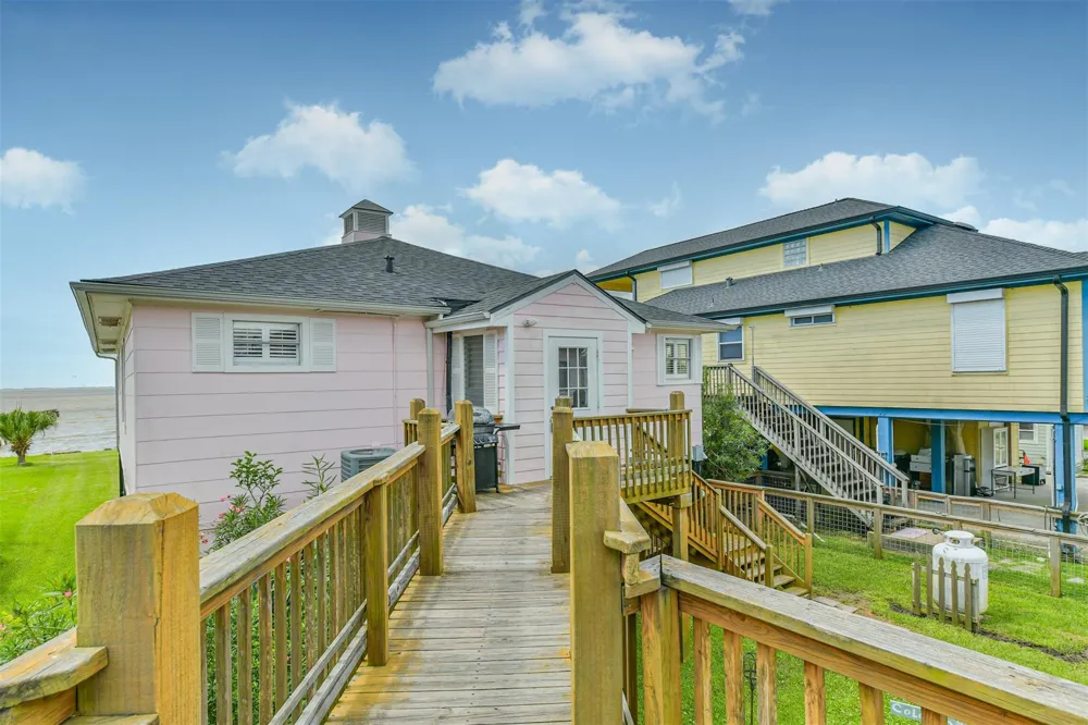 1521 John Street San Leon, TX 77539