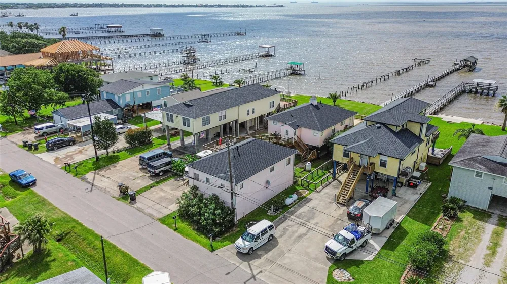 1521 John Street San Leon, TX 77539