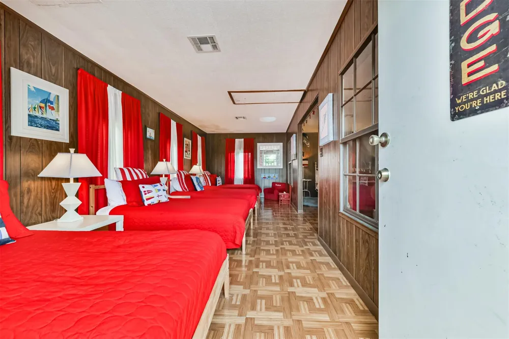 1521 John Street San Leon, TX 77539