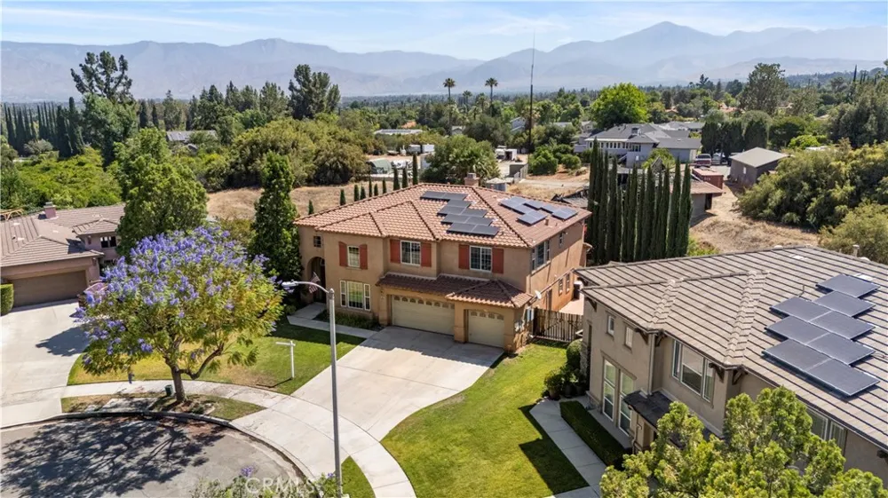 505 Acacia Court Redlands, CA 92373
