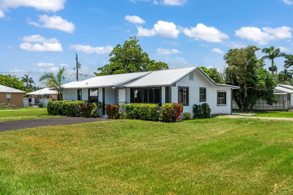 24 NW Avenue I Belle Glade, FL 33430