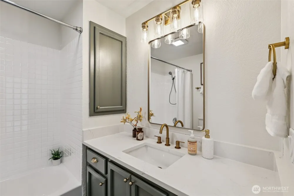 272 Prestwick Drive Camano Island, WA 98282