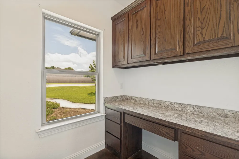107 Indian Creek Trenton, TX 75490