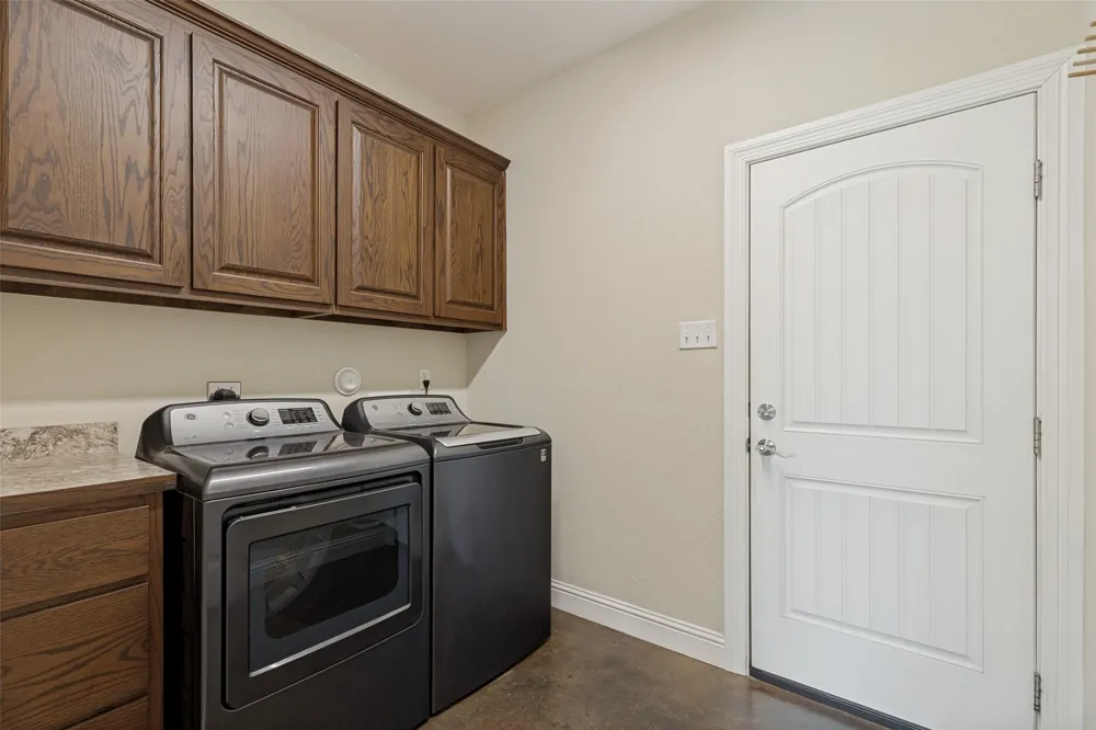 107 Indian Creek Trenton, TX 75490