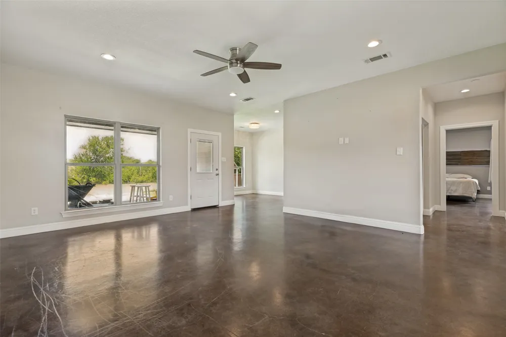 107 Indian Creek Trenton, TX 75490