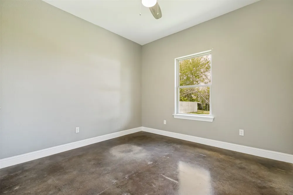 107 Indian Creek Trenton, TX 75490