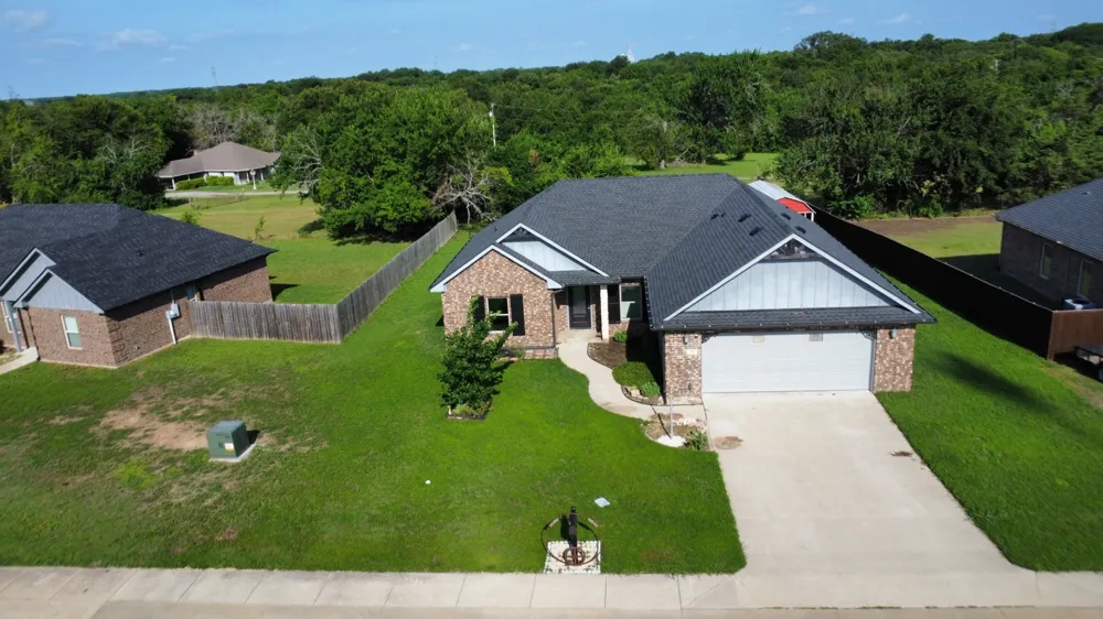 107 Indian Creek Trenton, TX 75490
