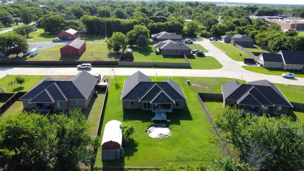 107 Indian Creek Trenton, TX 75490