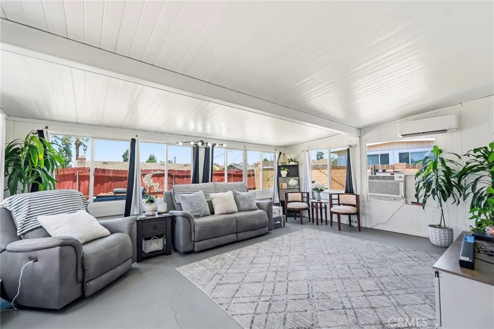 1013 Lyman Covina, CA 91724