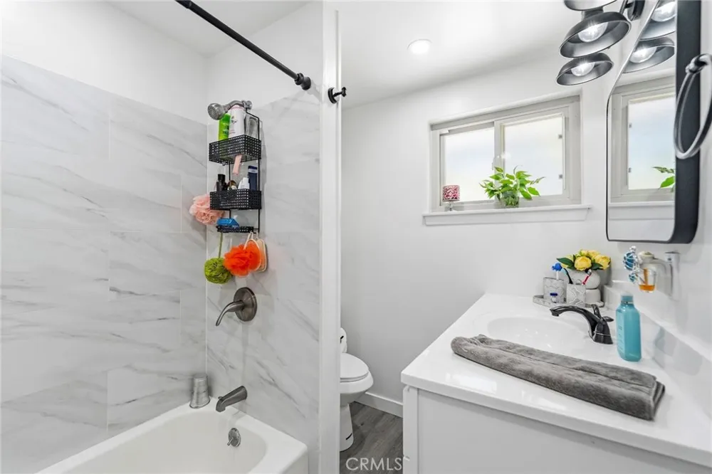 1013 Lyman Covina, CA 91724
