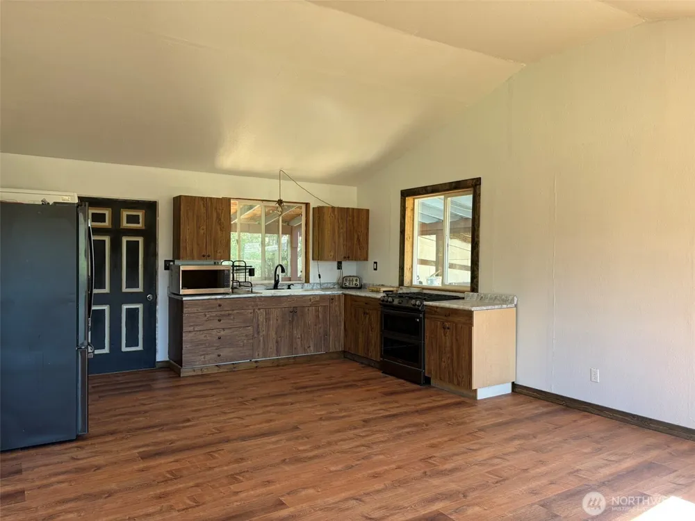 88 Little Bear Road Republic, WA 99166