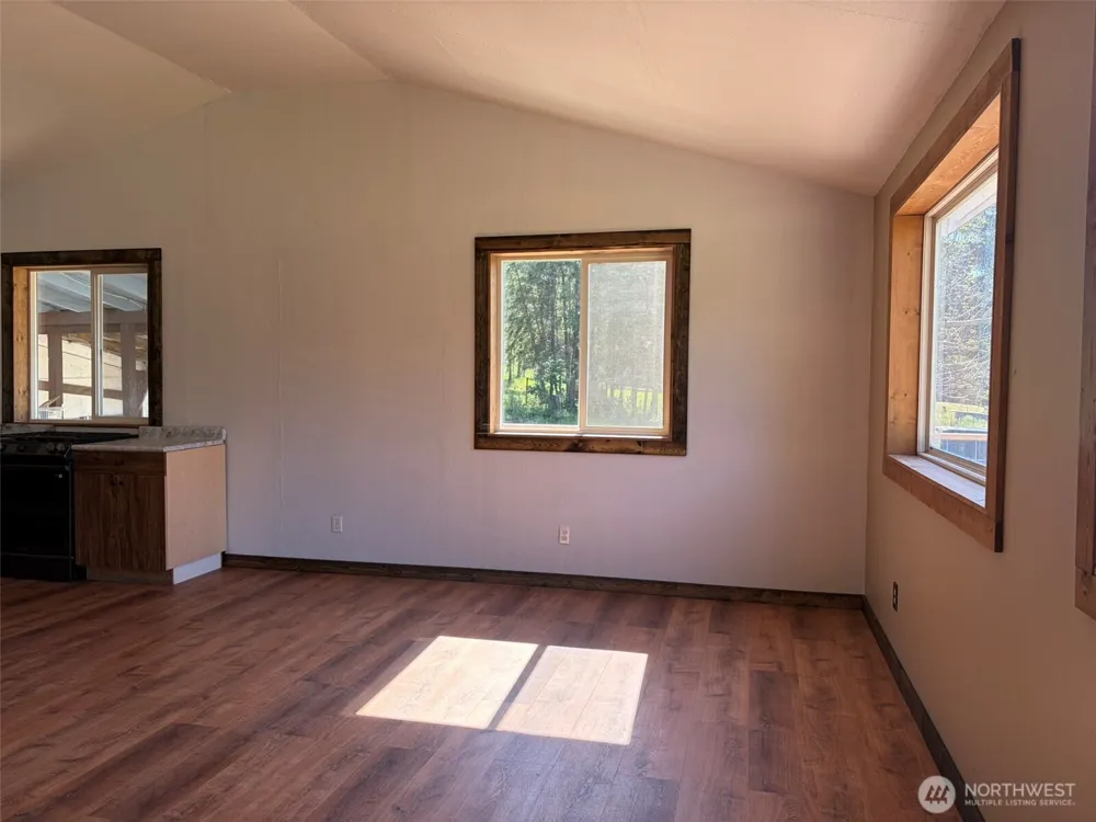 88 Little Bear Road Republic, WA 99166