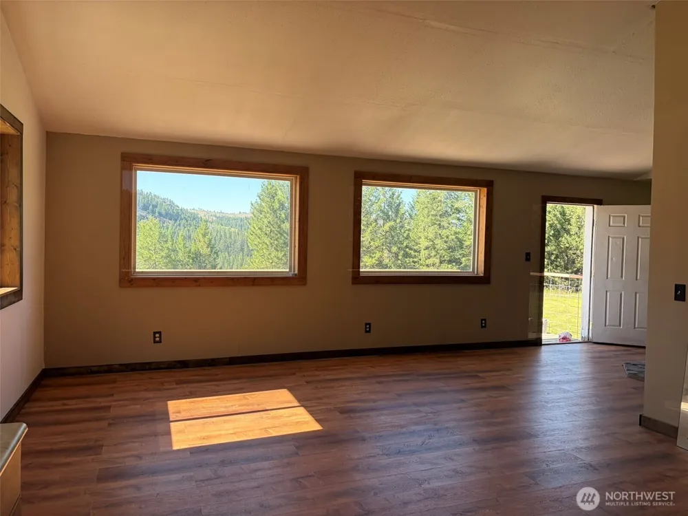 88 Little Bear Road Republic, WA 99166