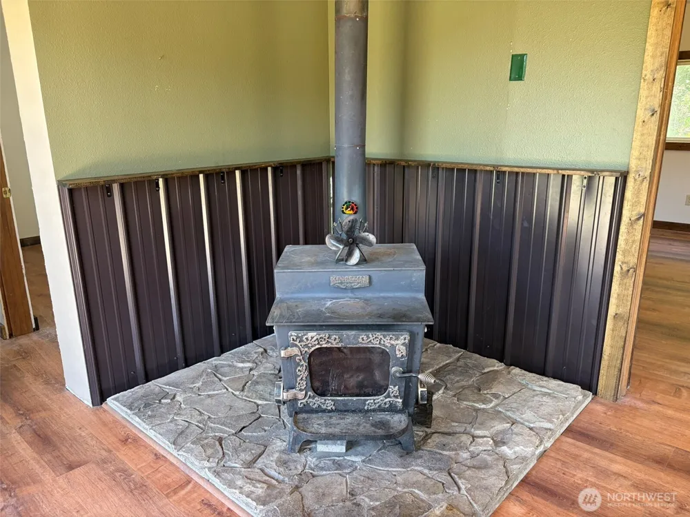 88 Little Bear Road Republic, WA 99166