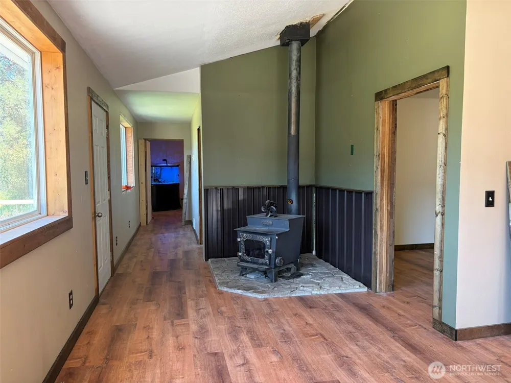 88 Little Bear Road Republic, WA 99166