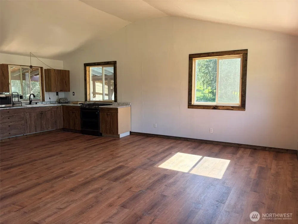 88 Little Bear Road Republic, WA 99166