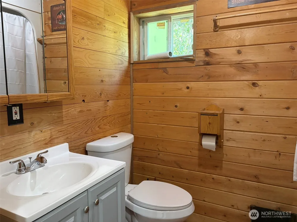 88 Little Bear Road Republic, WA 99166