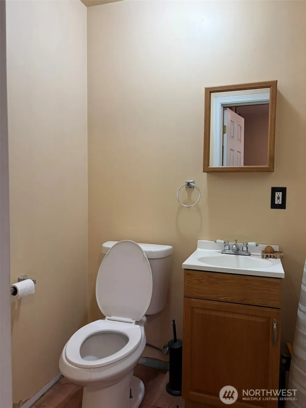 88 Little Bear Road Republic, WA 99166